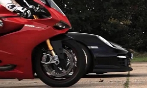 Ducati 1199 Panigale Smoked by Porsche 911 GT2 RS