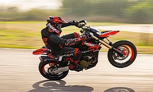 Ducati Hypermotard 698 Mono Is the First to Use the New Superquadro Single-Cylinder Engine