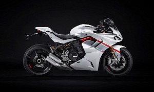 Ducati SuperSport 950 S Breaks Cover in Stripe Livery to Make Sure It's Noticed