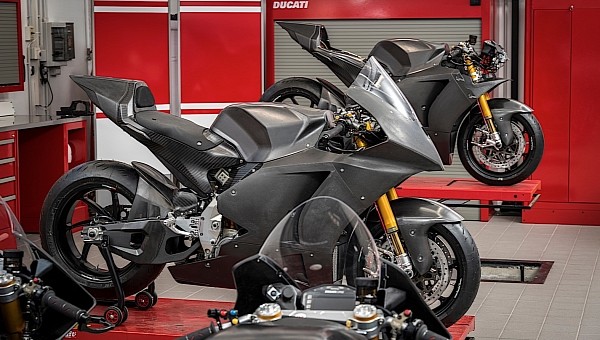 Ducati V21L bikes on the assembly stands