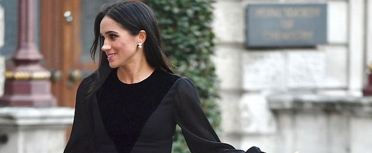 Duchess of Sussex caught in the act of closing her own car door
