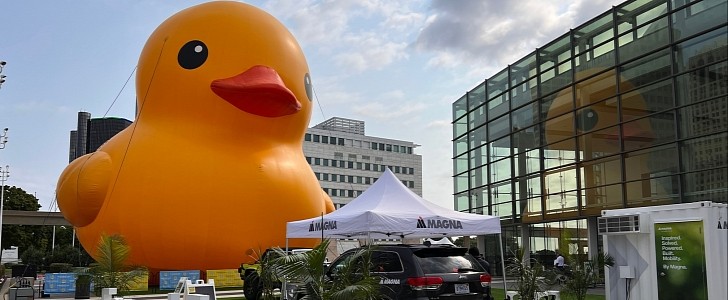 The world's biggest rubber duck is in Detroit for NAIAS 2022