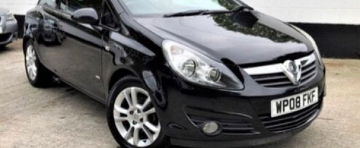 Teen parks his Vauxhall Corsa in Bristol, has been looking for it ever since