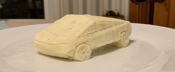 Cybertruck carved out of mashed potatoes during Thanksgiving dinner