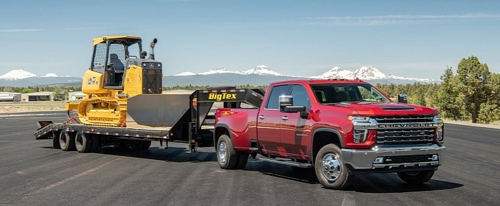 Duramax V8 Diesel engine runs on hydrogen to save the Earth
