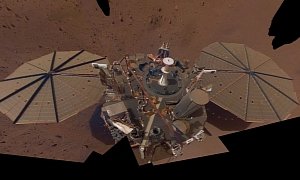 Dusty InSight Shows Up in Martian Selfie