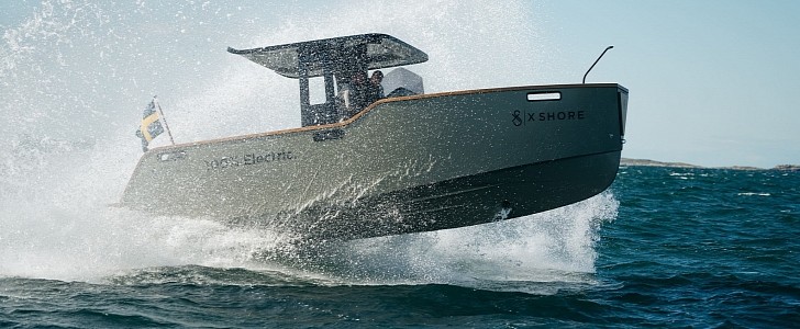 X Shore Eelex 8000 electric boat