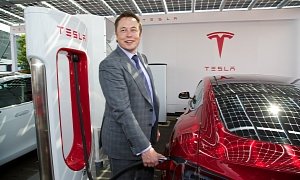 Elon Musk Bought More Tesla Motors Shares, He’s Basically Playing with Himself