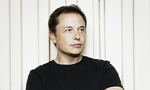 Elon Musk Calls Fisker Karma ‘Mediocre’ and Overpriced