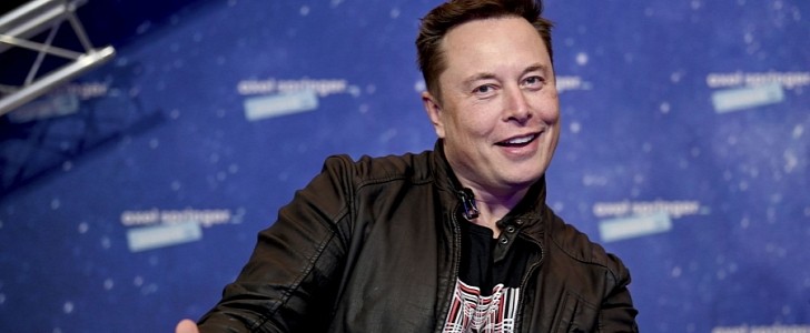 Elon Musk says Tim Cook wouldn't even take a meeting to discuss buying Tesla on the cheap