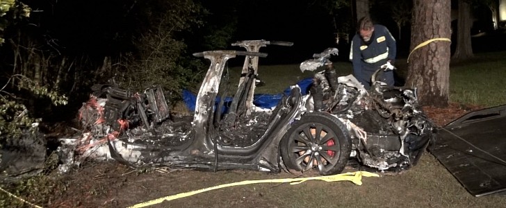 Tesla Model S burned for 4 hours after crash, killing both occupants. Police believe Autopilot was on