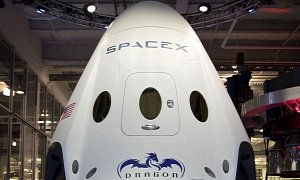 Elon Musk Unveils SpaceX Dragon V2 Spacecraft