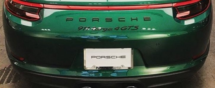 Emerald Green Porsche 911 Targa 5 GTS Is a Flawless Gem