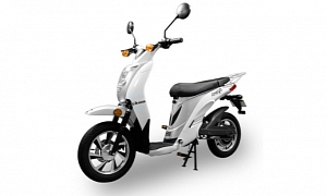 Enter Amego E-Breeze, the Canadian Electric Scooter