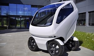 EO Smart City Car is an EV Ballerina Capable of Parking Anywhere