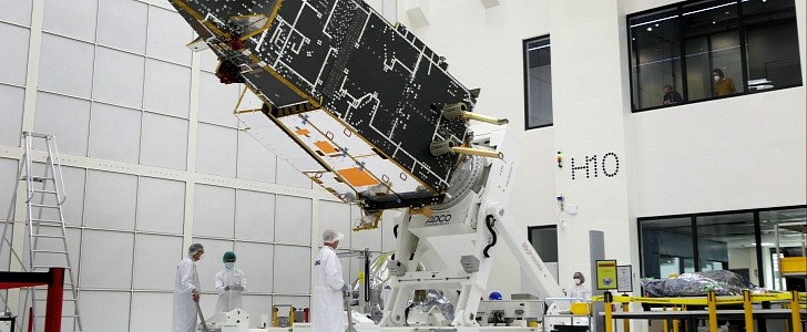 The first MetOp SG-B satellite's structure has recently been delivered at the Friedrichshafen center, in Germany. 