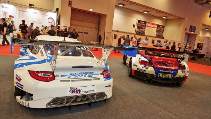 Porsche 911 GT3 and BMW Z4 GT3