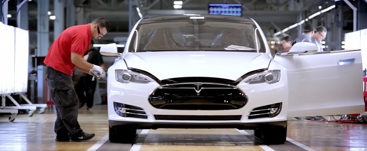 Producción en fábrica de Tesla Model S