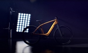 Evari 856 E-Bike Is a Titanium and Carbon Fiber Beauty Ready to Hit the Road