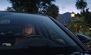 Even When Filming, Jennifer Aniston Still Goes for a Porsche 911 Targa