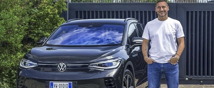 Ex-Soccer Star and AS Roma God Francesco Totti Now Drives a Volkswagen ID.4  GTX - autoevolution
