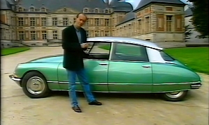 Excellent Old Presentation of the Classic Citroen DS