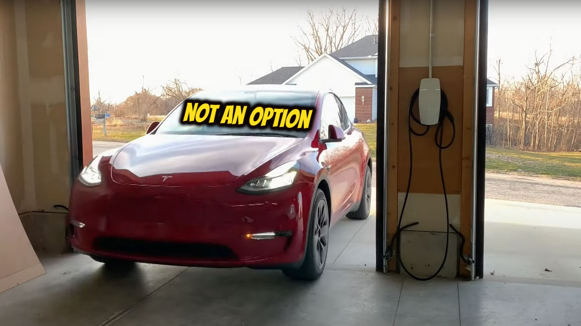 You are currently viewing Eye-opening: First owner of a Tesla Model 3 learns that he cannot charge his car at home