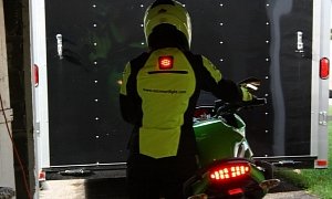 EZC Smartlight Wearable Stoplight May Boost a Rider's Safety