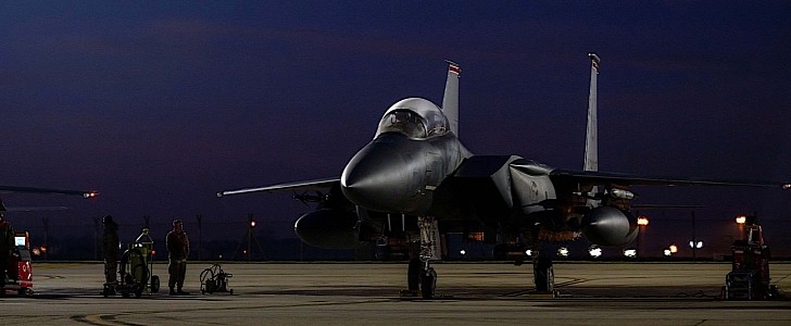 F-15 Eagle Resting at Night Is the Wallpaper War Machine of the Day -  autoevolution