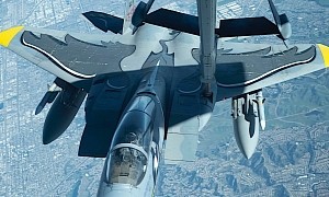 F-15E Strike Eagle Shows Impressive Wing Tattoos as It Refuels Over Los Angeles