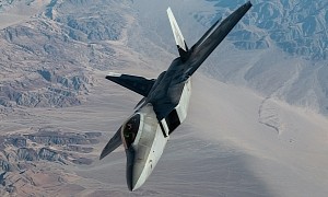 F-22 Raptor Banks Like a Pro Over Nellis Air Force Base, Photographer Even More Impressive