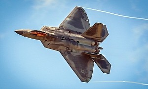 F-22 Raptor Banks to Proudly Display Every Fiber of Its Body in Perfect Close-Up