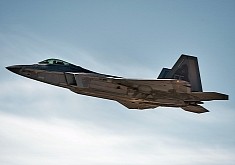 F-22 Raptor Proves It’s Still Around, Trains With F-35s