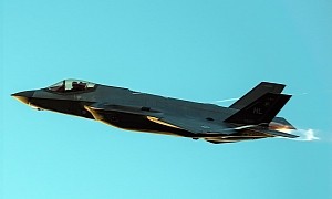 F-35 Lightning Flying Subsonic Is How Fighter Pilots Chill at Work