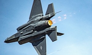F-35 Lightning Shows Six-Pack Abs During Extreme Banking Maneuver