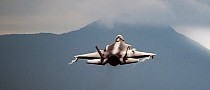 F-35 Lightning Soaring in the Sky Looks Like a Blockbuster’s End Scene