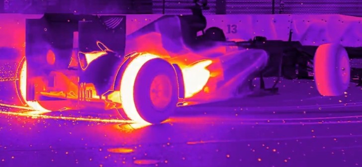 F1 car doing donuts - thermal imaging