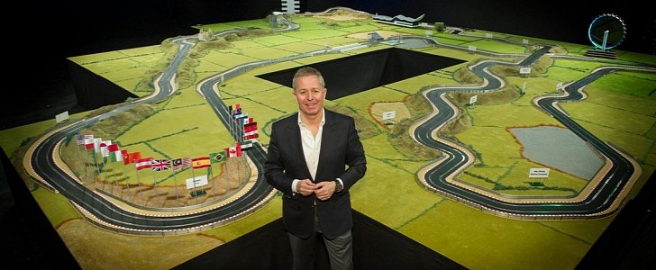 F1 Driver Martin Brundle Designed World's Largest Scalextric