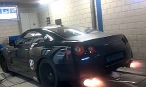 F1 Driver Vitaly Petrov's 1000 hp of GT-R Shoots Flames