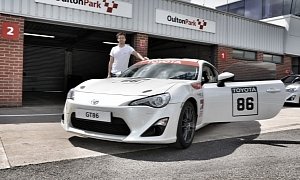 F1 Test Driver Takes the Toyota GT86 CS-V3 For a Spin, Finds it 'Good Fun'
