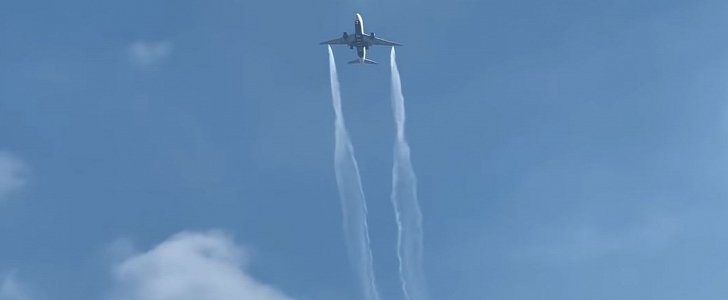 Delta plane dumping fuel over Los Angeles while returning to make emergency landing
