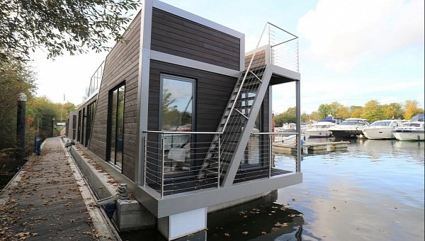 This beautiful houseboat with two bedrooms is up for grabs in the UK