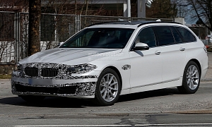 Facelifted BMW 5 Series Touring Spied Testing
