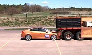 Fail: Smart Volvo S60 Crashes in Safety Demo