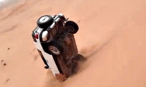 Failed Dune Jumping Maneuver Proves Solidity of Toyota FJ Cruiser
