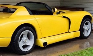 Fake Dodge Viper Is Actually a C4 Corvette, Looks Like a Hot Wheels Car