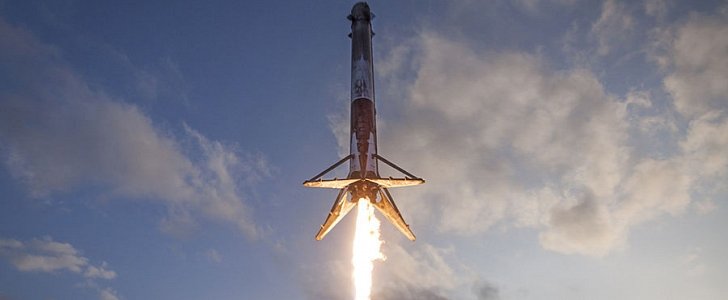 Falcon 9 booster used on Falcon Heavy