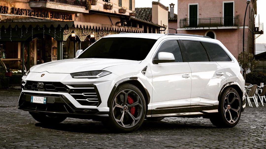 Family Urus Is the SUV Coming Out of the Blue