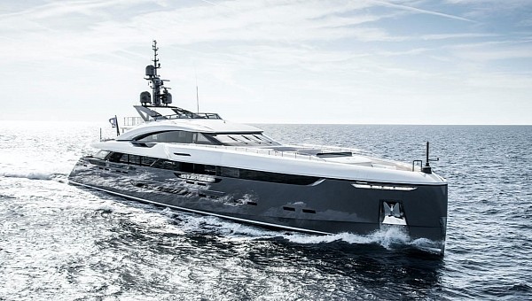 The Utopia IV is a high-speed superyacht asking for $51.5 million