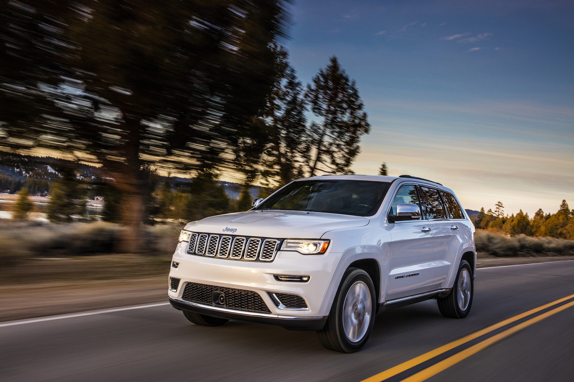 FCA Recalls 270,000 SUVs Over ABS Issue, Jeep Grand Cherokee and Dodge  Durango Affected - autoevolution